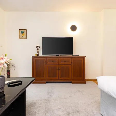 Urban Comfort 2bd Near Botev Stadium By Flat Manаger Daire *