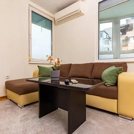 Apartman Urban Comfort 2bd Near Botev Stadium By Flat Manаger Plovdiv