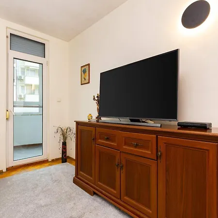 Daire Urban Comfort 2bd Near Botev Stadium By Flat Manаger