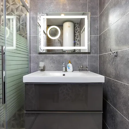 Urban Comfort 2bd Near Botev Stadium By Flat Manаger Daire *
